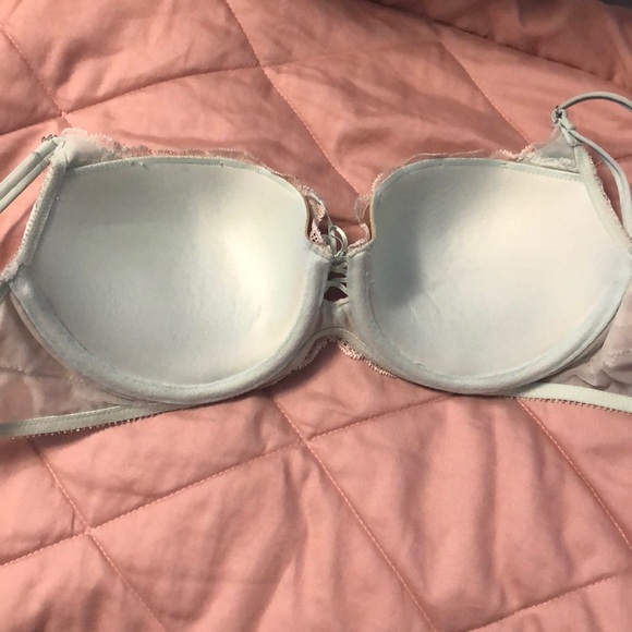 Victoria’s Secret Limited Addition PushUp Bra - Picture 5 of 6